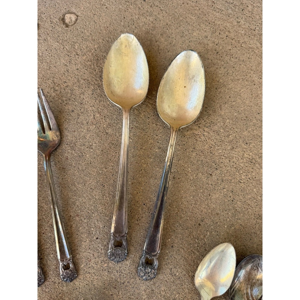 Vintage 1847 Rogers Bros "Eternally Yours" silverplate flatware set Partial - Picture 4 of 13